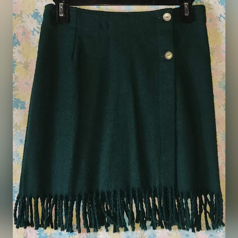 "NIKI-LEE" Fringed Soft Green Felt Button Front Mini Skirt